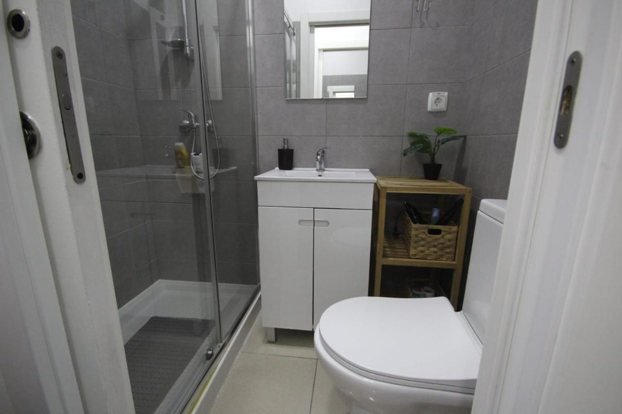 Ocean M1 R4 - Large Double Room With Shared Bathroom In City Center Lisboa Kültér fotó