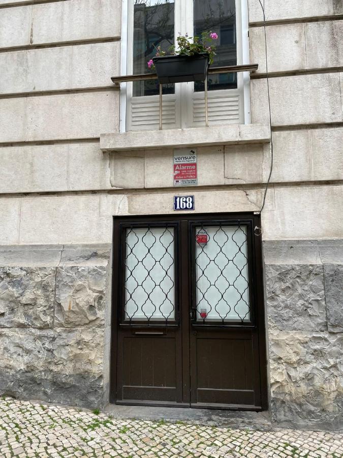 Ocean M1 R4 - Large Double Room With Shared Bathroom In City Center Lisboa Kültér fotó